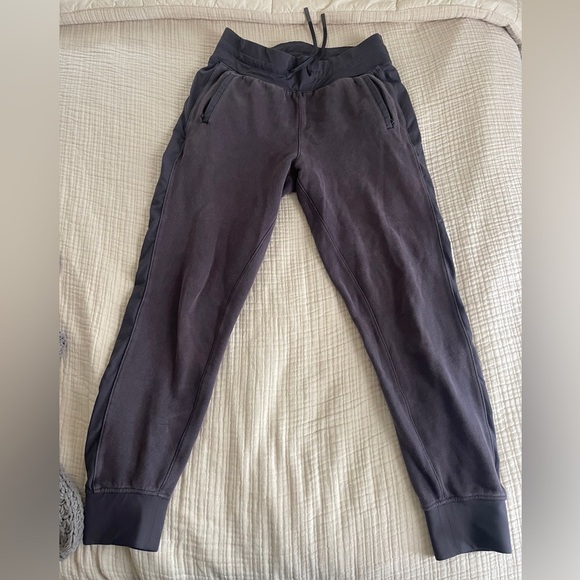 lululemon athletica Pants - Lululemon Fleece Lined Joggers Womens 8 Purple Sweatpants Zip Pockets High Waist